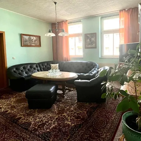 Apartment 3-zimmer-wohnung Im Herzen Von *