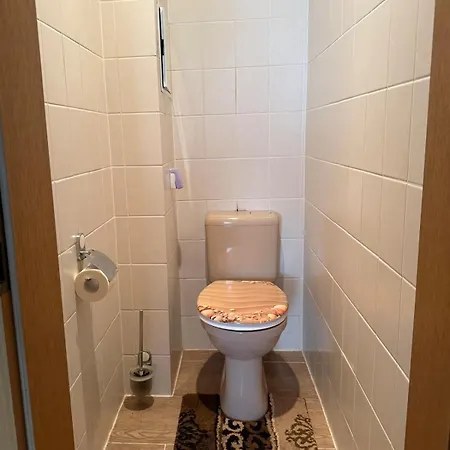 Apartment 3-zimmer-wohnung Im Herzen Von *